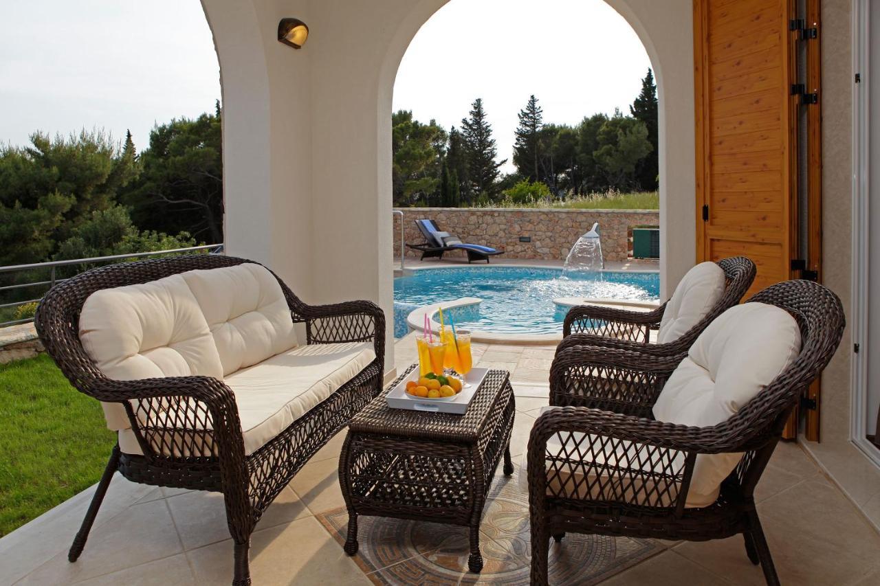Villa Nera Bol Zewnętrze zdjęcie