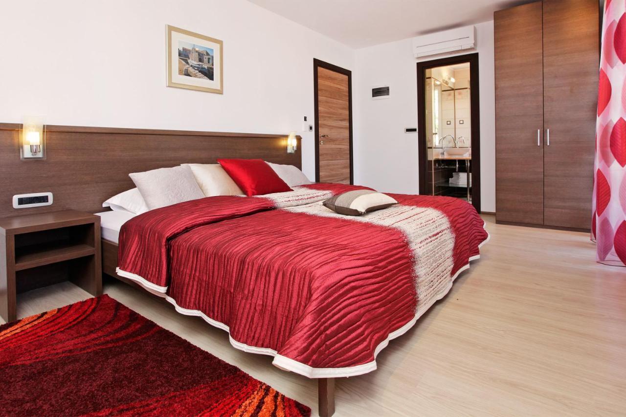Villa Nera Bol Zewnętrze zdjęcie